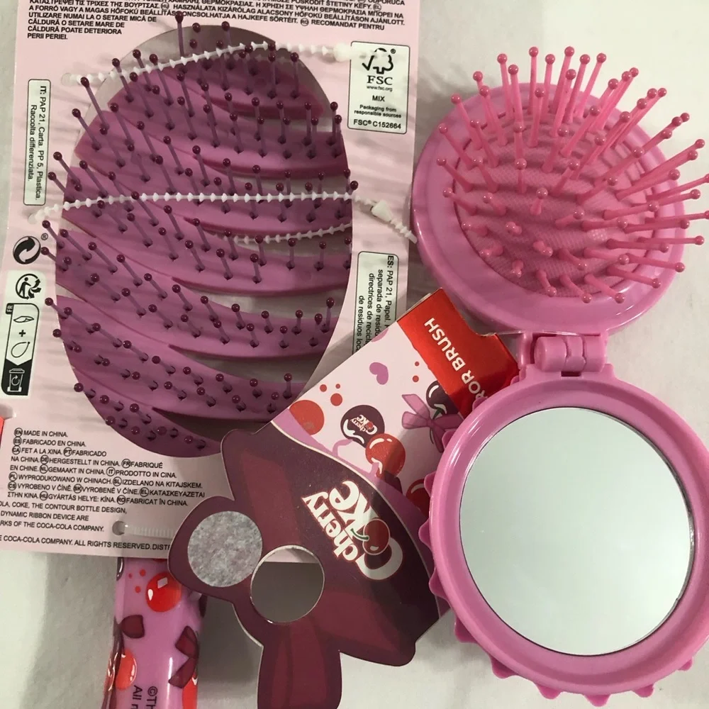 Bundle Cherry Coke vent brush / foldable Brush & Mirror Set pink.